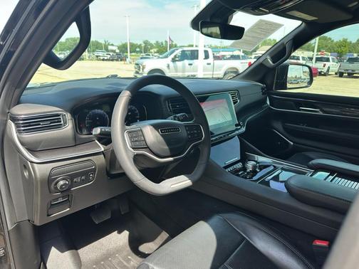 Diamond Black Crystal Pearlcoat 2022 Jeep Wagoneer Series I 4x4