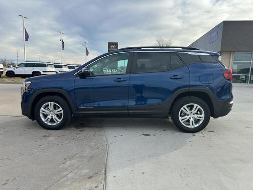 2022 GMC Terrain SLE