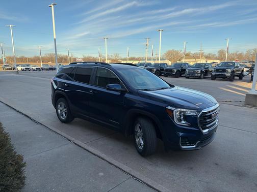 2022 GMC Terrain SLE