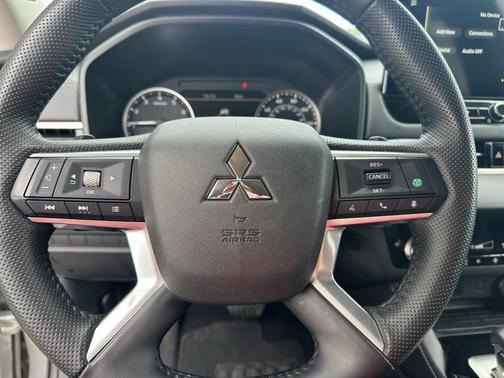 Alloy Silver Metallic 2025 Mitsubishi Outlander SE 2.5 S-AWC