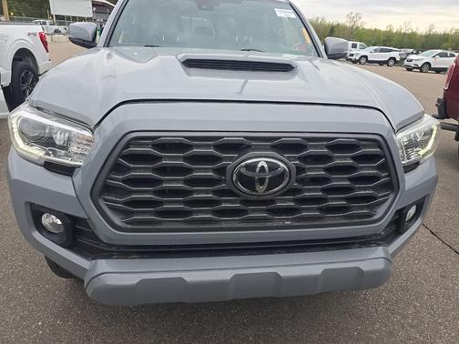 Midnight Black Metallic 2021 Toyota Tacoma TRD Sport