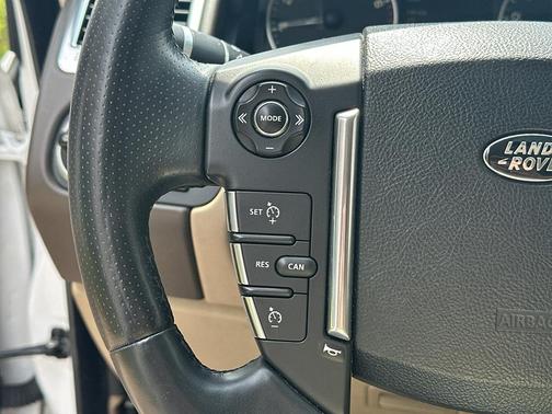 Fuji White 2013 Land Rover Range Rover Sport HSE