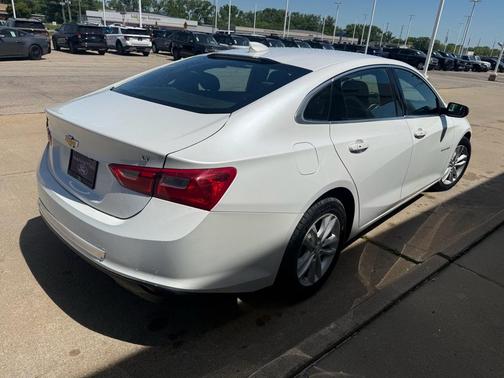 Iridescent Pearl Tricoat 2018 Chevrolet Malibu LT