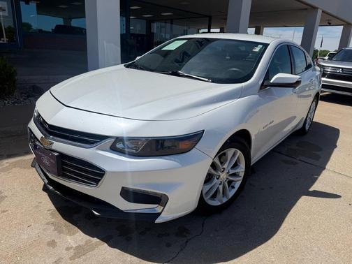 Iridescent Pearl Tricoat 2018 Chevrolet Malibu LT