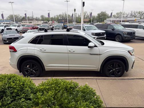 2022 Volkswagen Atlas Cross Sport 2.0T SEL