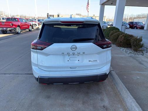 2024 Nissan Rogue SL