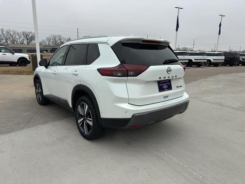 2024 Nissan Rogue SL