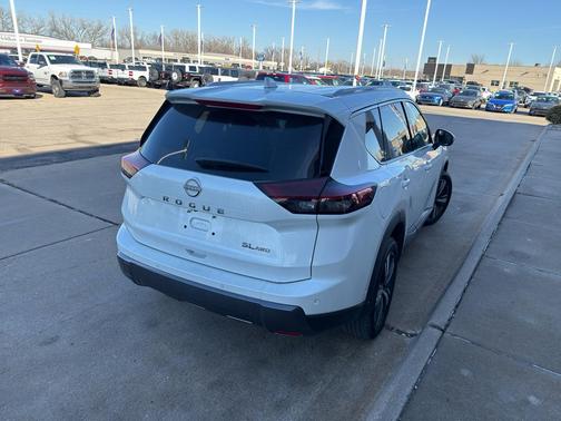 2024 Nissan Rogue SL