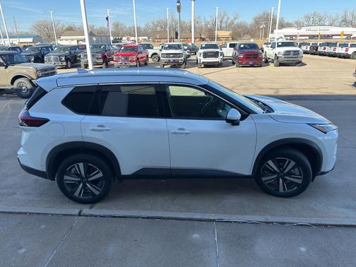 2024 Nissan Rogue SL