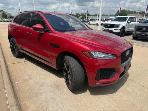 Firenze Red Metallic 2018 Jaguar F-PACE S