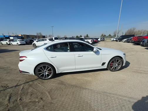 Uyuni White 2025 Genesis G70 2.5T RWD