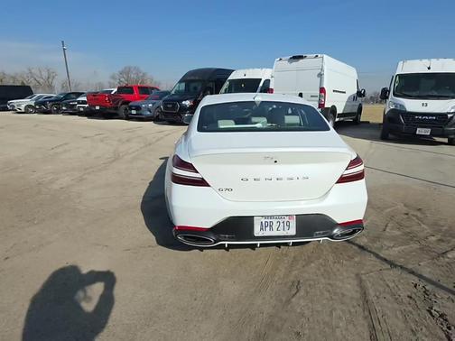 Uyuni White 2025 Genesis G70 2.5T RWD