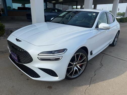 Uyuni White 2025 Genesis G70 2.5T RWD