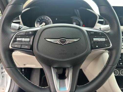 Uyuni White 2025 Genesis G70 2.5T RWD