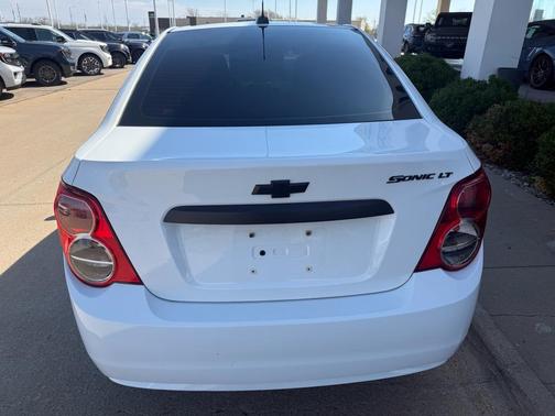 Summit White 2015 Chevrolet Sonic LT