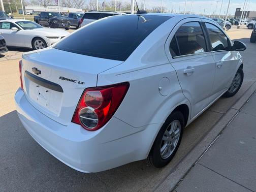 Summit White 2015 Chevrolet Sonic LT