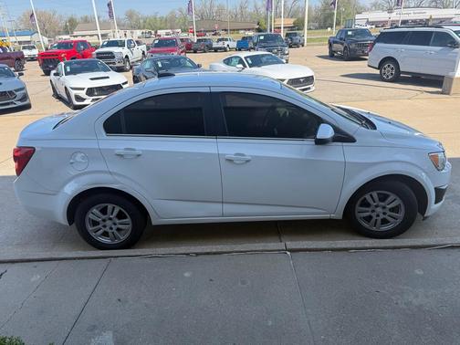 Summit White 2015 Chevrolet Sonic LT