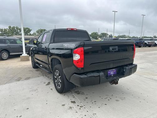 Black 2017 Toyota Tundra SR5