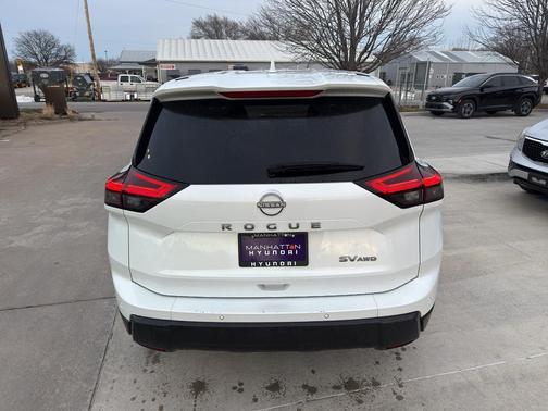 2024 Nissan Rogue SV