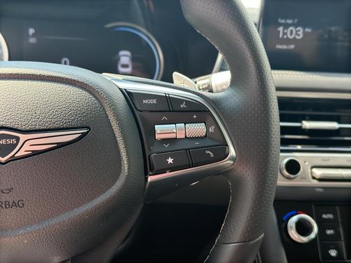 Vatna Gray 2025 Genesis G70 2.5T RWD