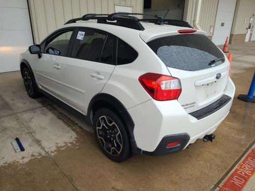 Crystal White Pearl 2015 Subaru XV Crosstrek 2.0i Limited
