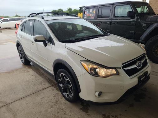 Crystal White Pearl 2015 Subaru XV Crosstrek 2.0i Limited