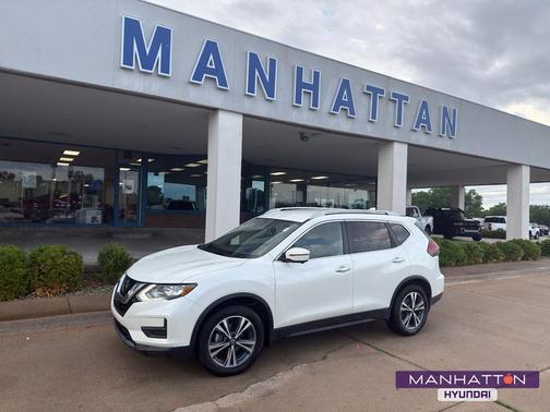 Pearl White Tricoat 2019 Nissan Rogue SV