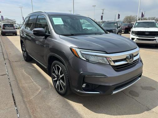 Modern Steel Metallic 2019 Honda Pilot Elite