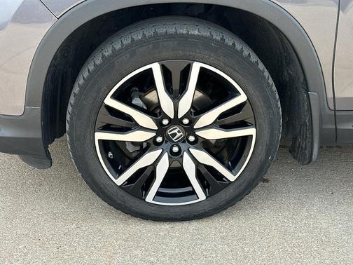 Modern Steel Metallic 2019 Honda Pilot Elite