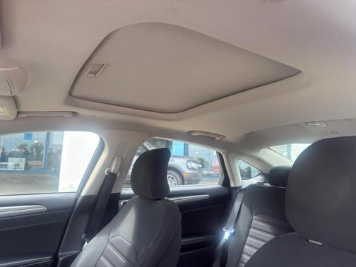 Ingot Silver 2017 Ford Fusion Hybrid SE