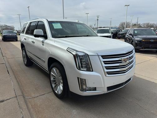 2016 Cadillac Escalade Platinum