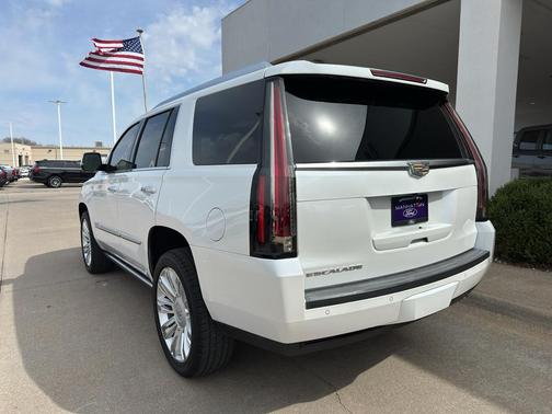 2016 Cadillac Escalade Platinum