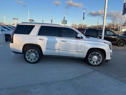 2016 Cadillac Escalade Platinum