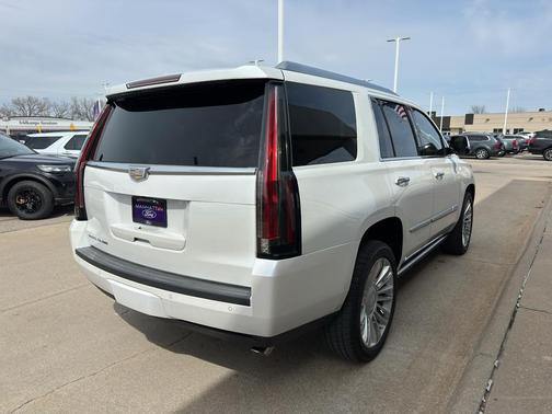 2016 Cadillac Escalade Platinum