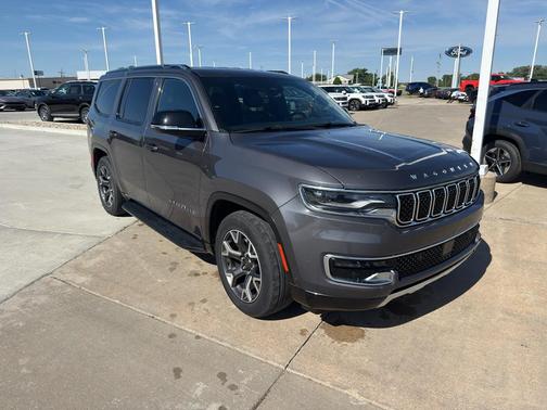 Baltic Gray Metallic Clearcoat 2024 Jeep Wagoneer Series III 4x4