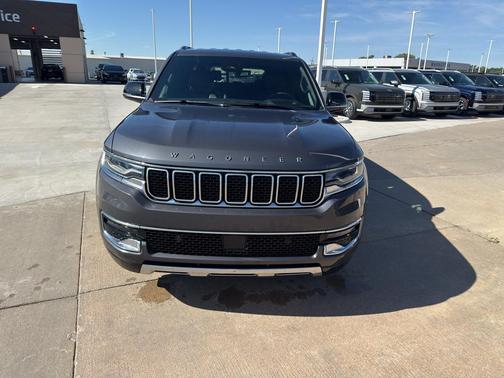 Baltic Gray Metallic Clearcoat 2024 Jeep Wagoneer Series III 4x4