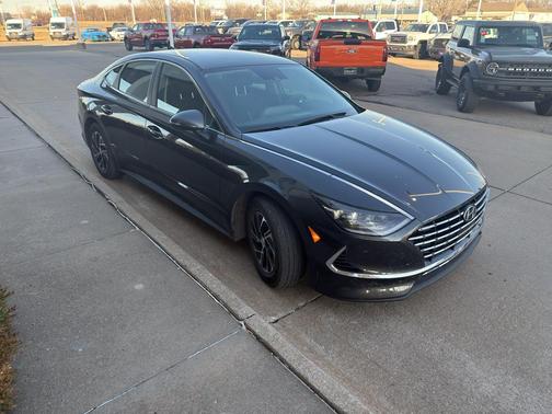 2023 Hyundai SONATA Hybrid Base