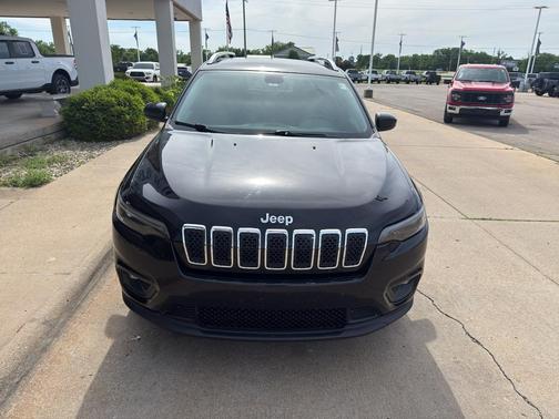 Diamond Black Crystal Pearlcoat 2019 Jeep Cherokee Latitude Plus