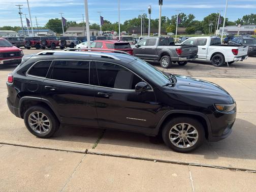 Diamond Black Crystal Pearlcoat 2019 Jeep Cherokee Latitude Plus