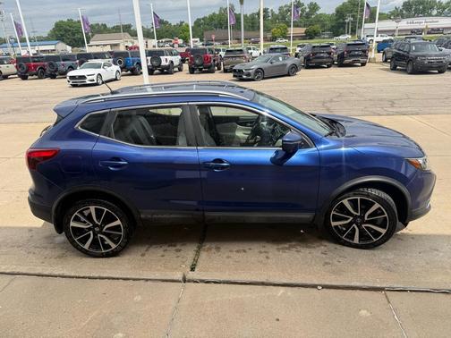 Caspian Blue 2017 Nissan Rogue Sport SL