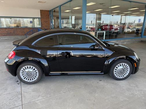 2016 Volkswagen Beetle 1.8T SE