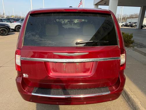 2011 Chrysler Town & Country Touring-L