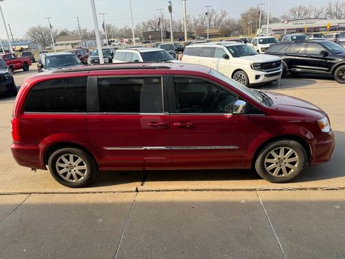 2011 Chrysler Town & Country Touring-L