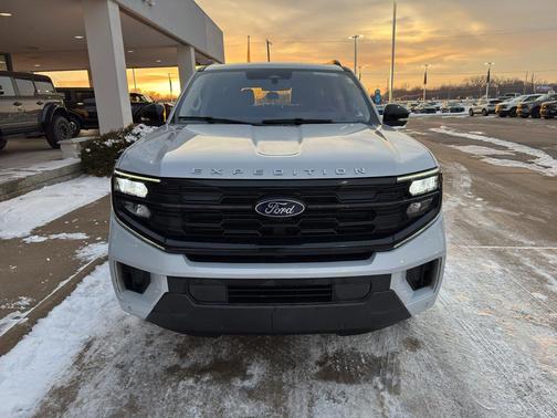 2025 Ford Expedition Max Active 4x4