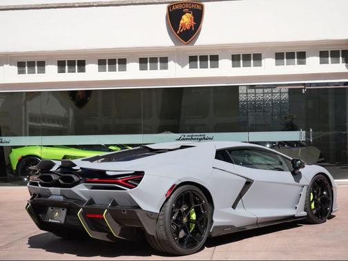 Grigio Acheso Matt 2025 Lamborghini Revuelto