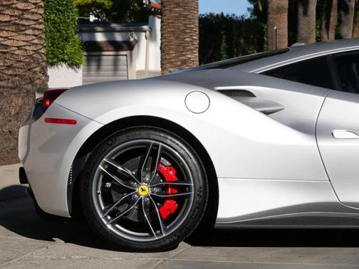 2018 Ferrari 488 GTB Base