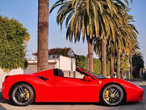 2019 Ferrari 488 Spider Base
