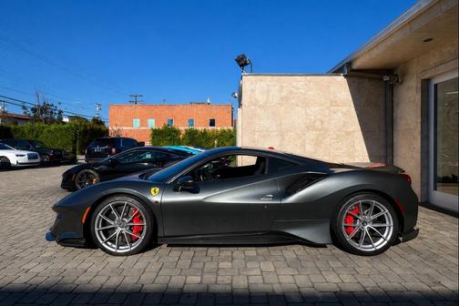 Grigio Silverstone 2020 Ferrari 488 Pista Base