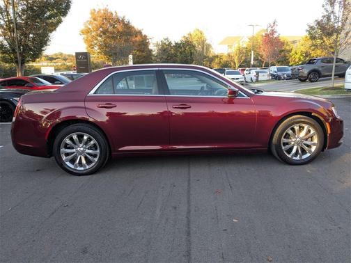 2017 Chrysler 300 Limited