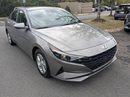 2023 Hyundai ELANTRA SE